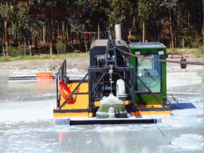 Hydraulisch angetriebener Schneckenbagger mit Saugkopf für die Ausbaggerung von Flüssen, Seen und Teichen