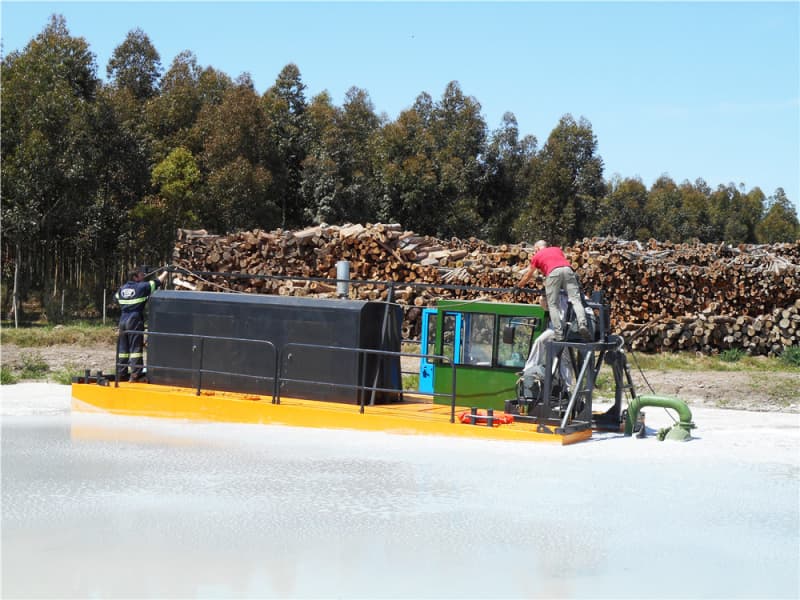 Hydraulisch angetriebener Schneckenbagger mit Saugkopf für die Ausbaggerung von Flüssen, Seen und Teichen